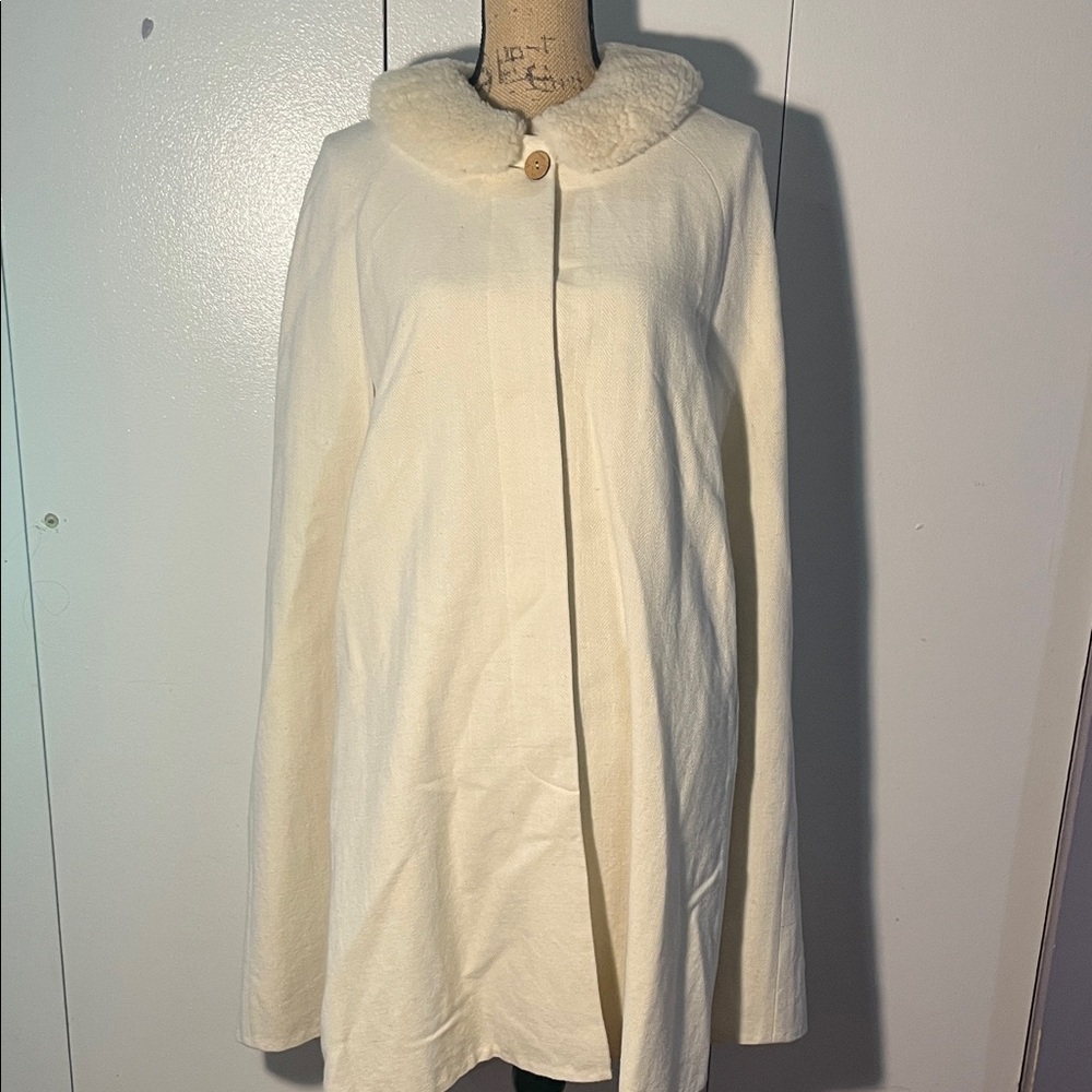 GUM TREE FARM  Cream Women's Cape Coat